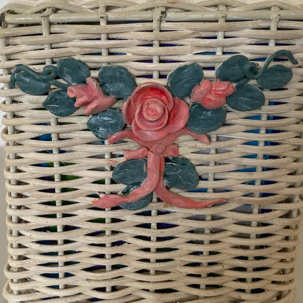 Bathroom Wicker Tissue Holder & 3-D Rose Design